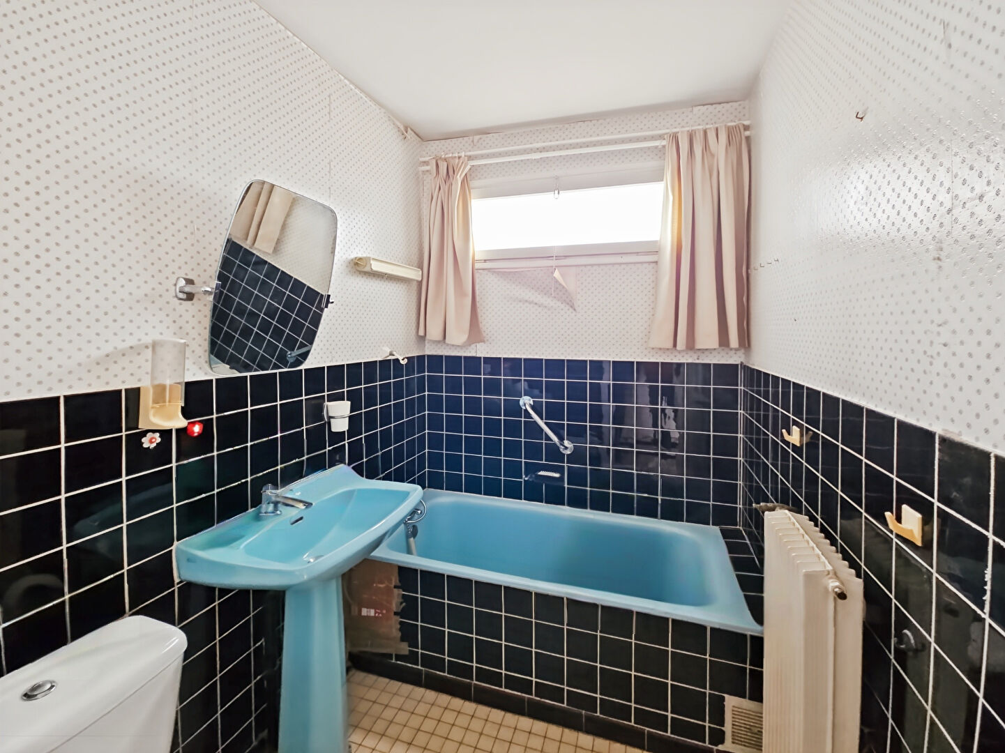 Appartement F2 lumineux avec potentiel - Proche gare, environnement calme