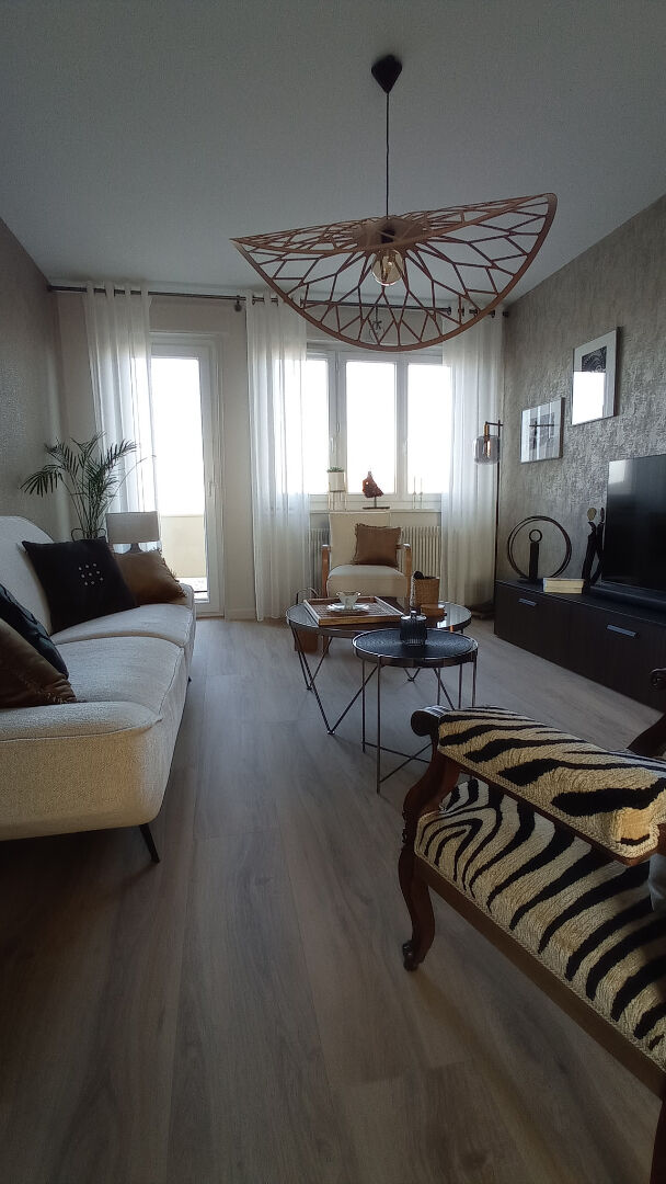 LUNÉVILLE APPARTEMENT D'EXCEPTION AVEC ASCENSEUR ET GARAGE SITUE AU DERNIER ÉTAGE
