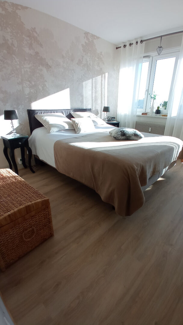 LUNÉVILLE APPARTEMENT D'EXCEPTION AVEC ASCENSEUR ET GARAGE SITUE AU DERNIER ÉTAGE