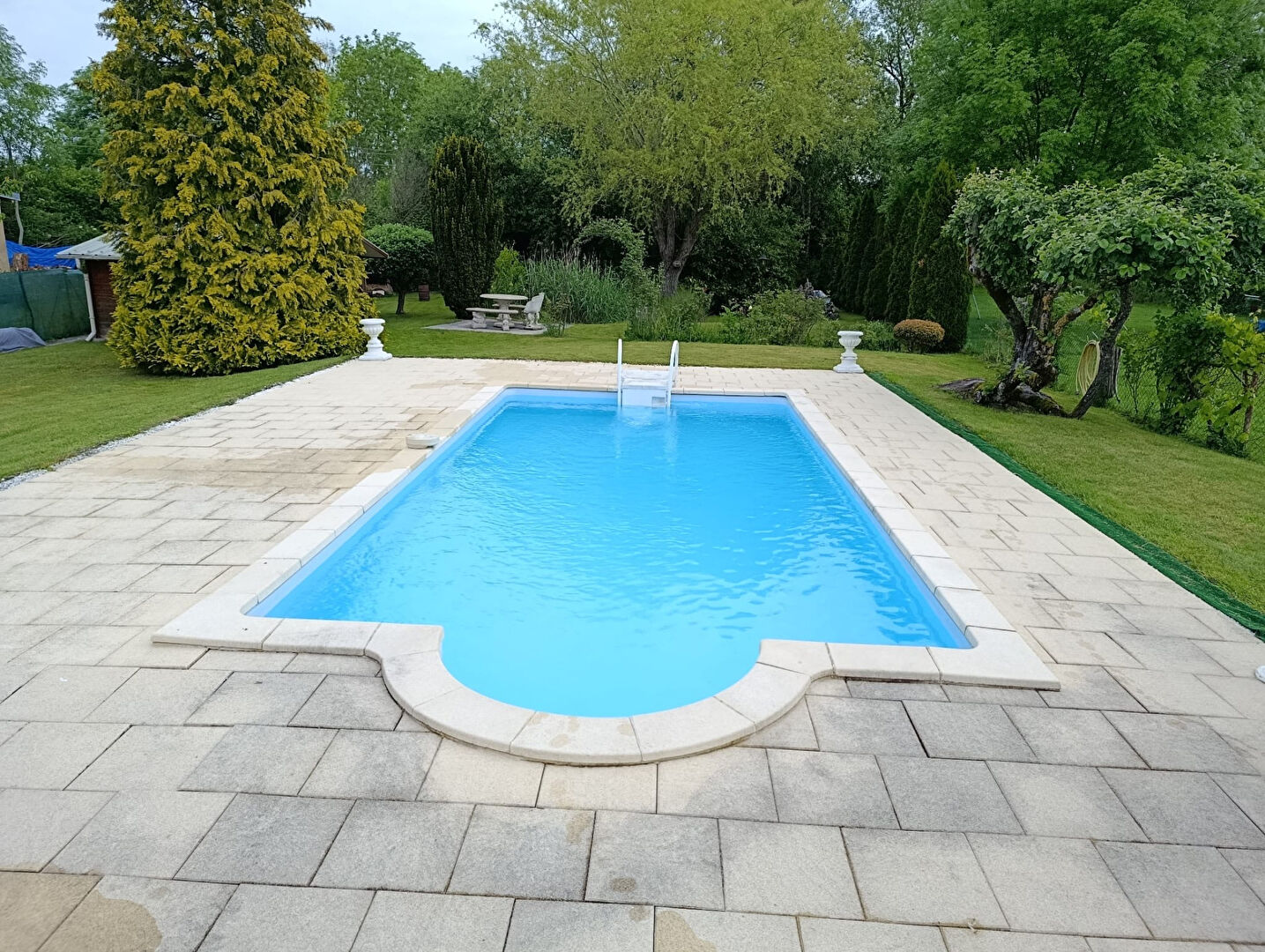 LUNÉVILLE ? Maison de plain-pied avec piscine sur terrain de 1 372M²