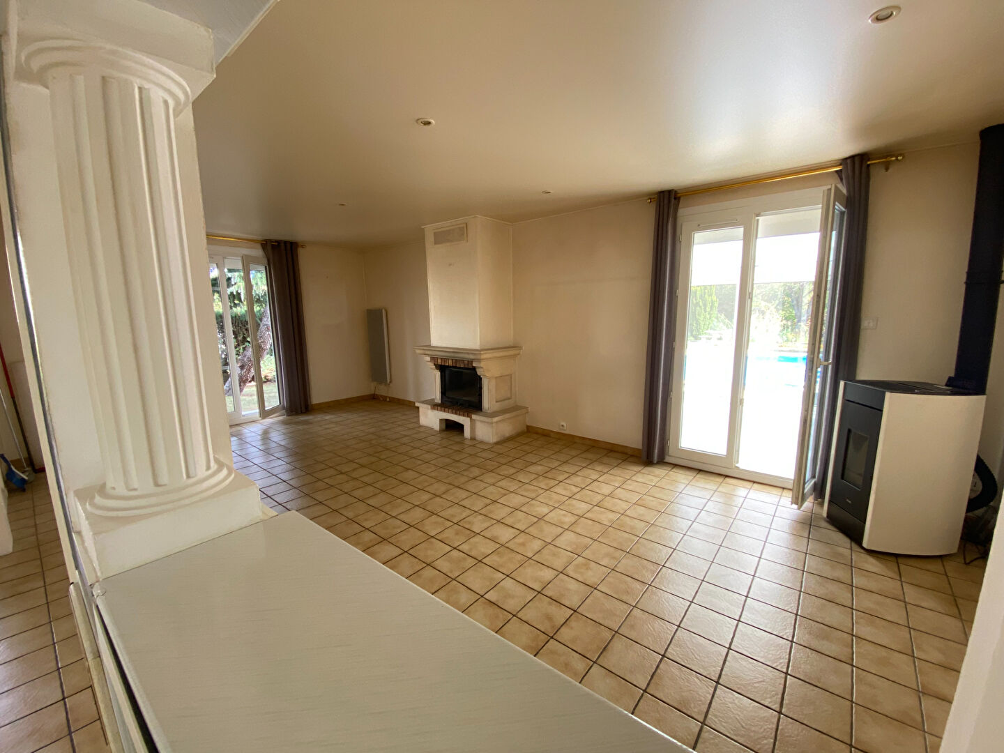 LUNÉVILLE ? Maison de plain-pied avec piscine sur terrain de 1 372M²