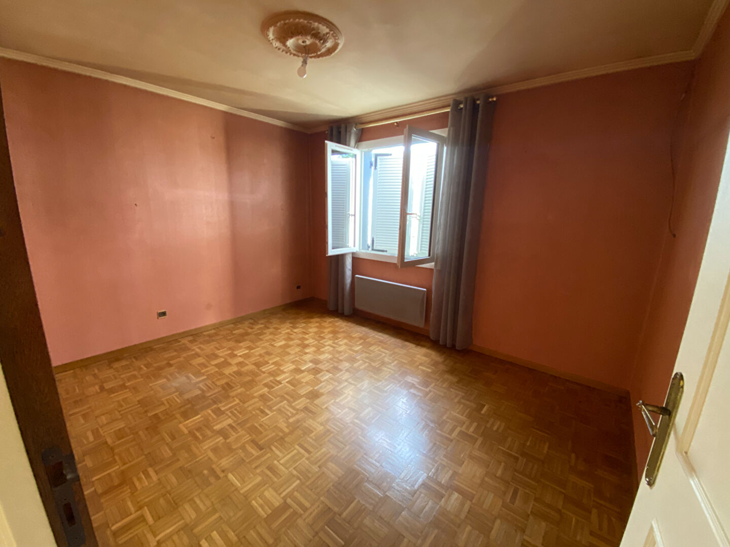 LUNÉVILLE ? Maison de plain-pied avec piscine sur terrain de 1 372M²