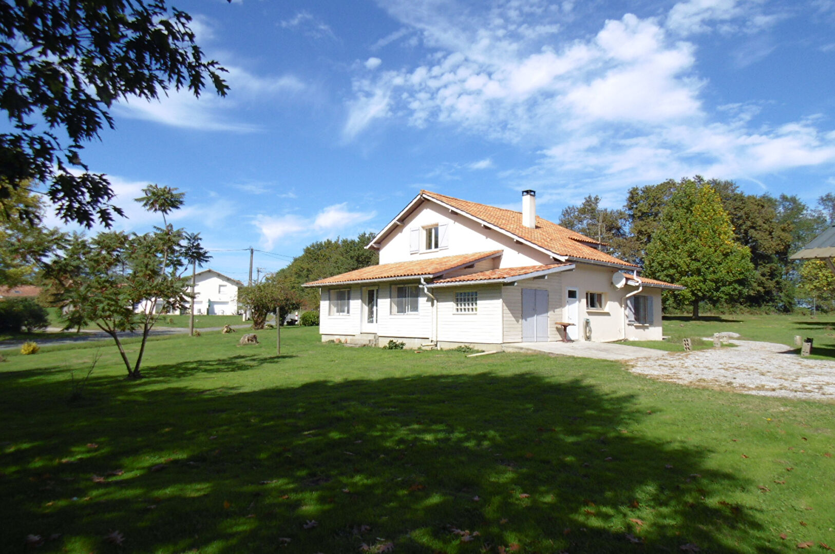 Photo MAISON 5P - ST-JEAN-DE-MARSACQ - image 2/6