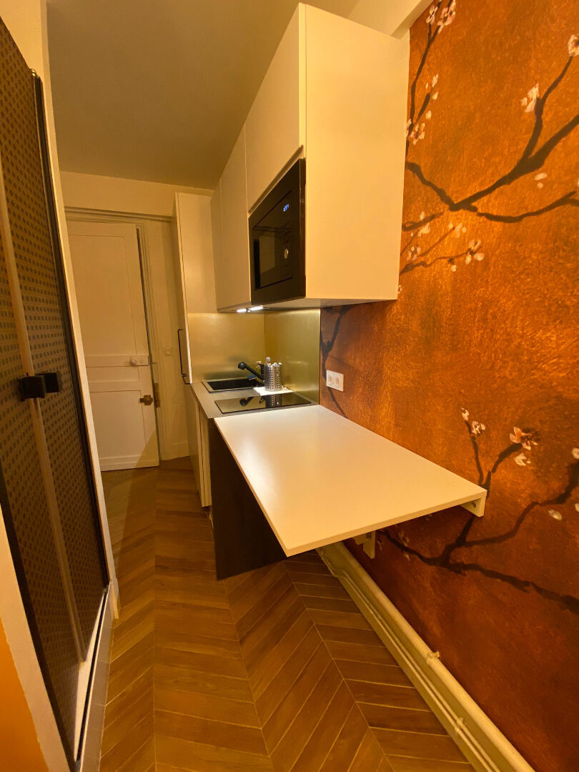 Photo Studette Paris 7e image 5/6