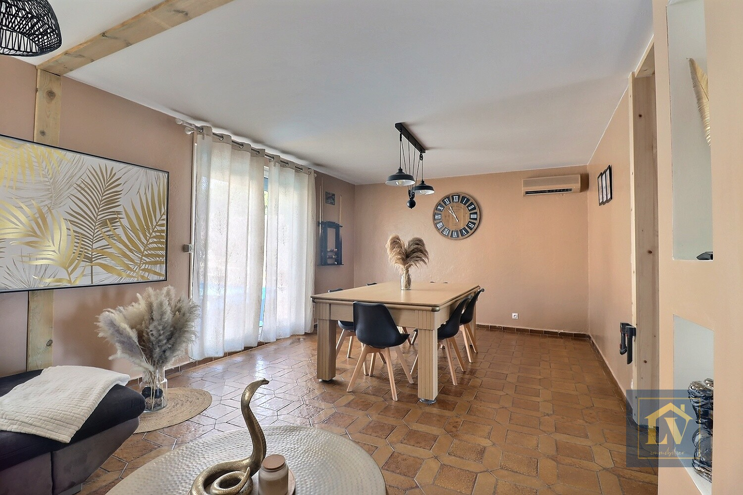 Photo Villa plain pied en 3 faces, 5 pièces, avec jardin. image 6/6