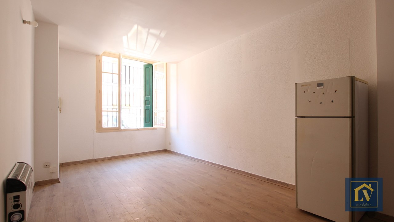 A louer studio au rez de chaussée sur BAIXAS