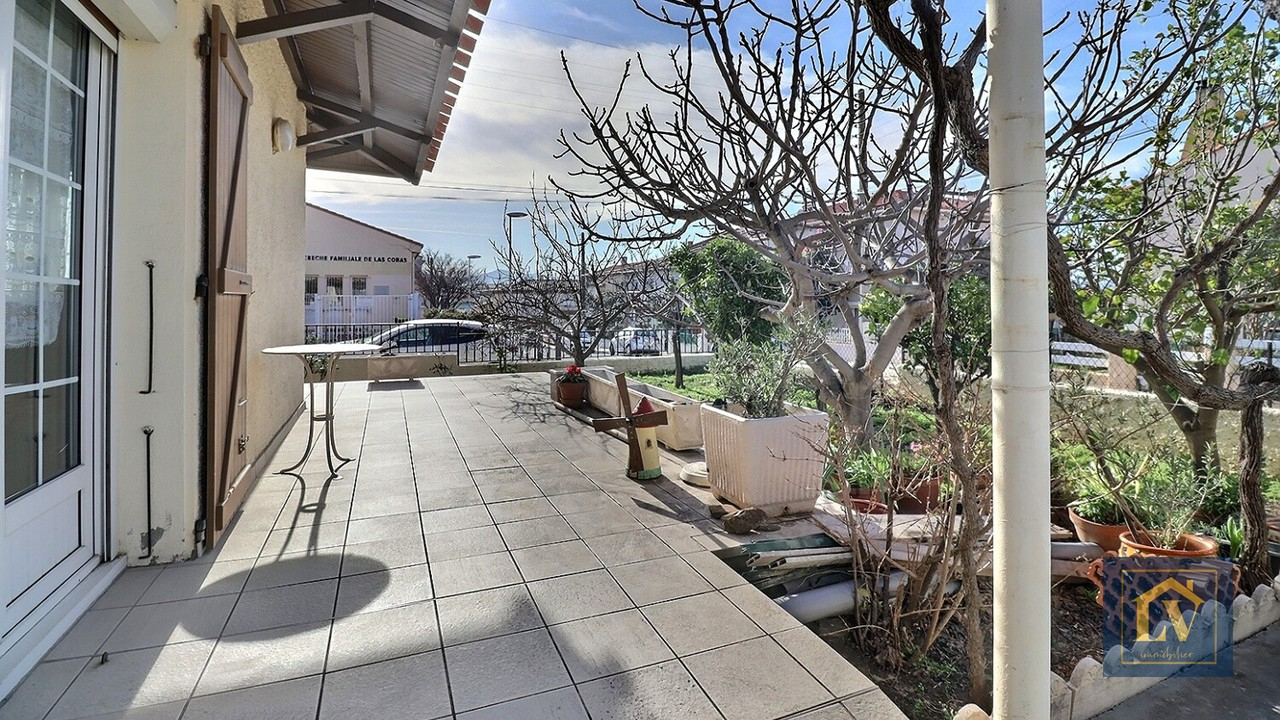 Photo A vendre maison 6 pièces, avec jardin et garage située quartier Las Cobas image 3/6