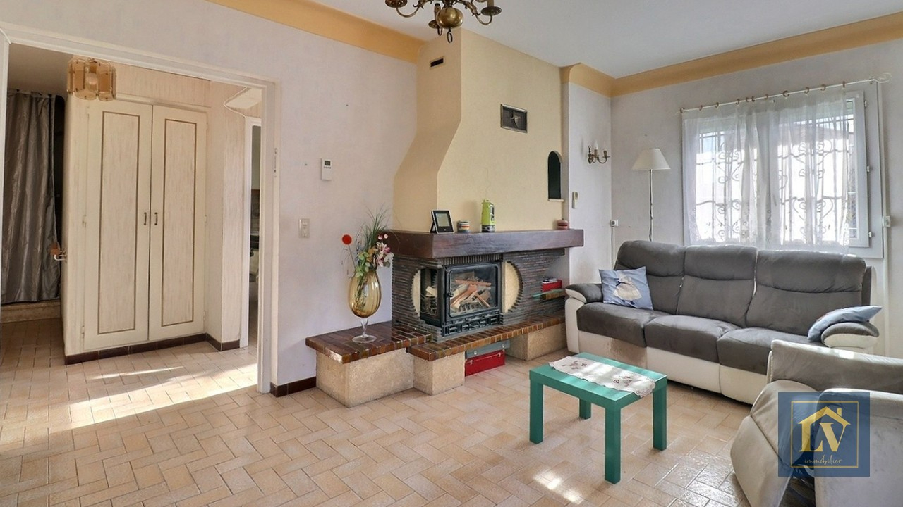 Photo A vendre maison 6 pièces, avec jardin et garage située quartier Las Cobas image 4/6
