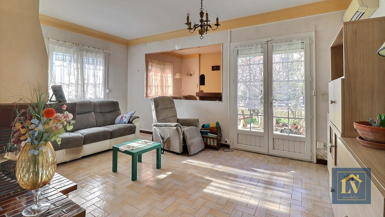 Photo A vendre maison 6 pièces, avec jardin et garage située quartier Las Cobas image 5/6