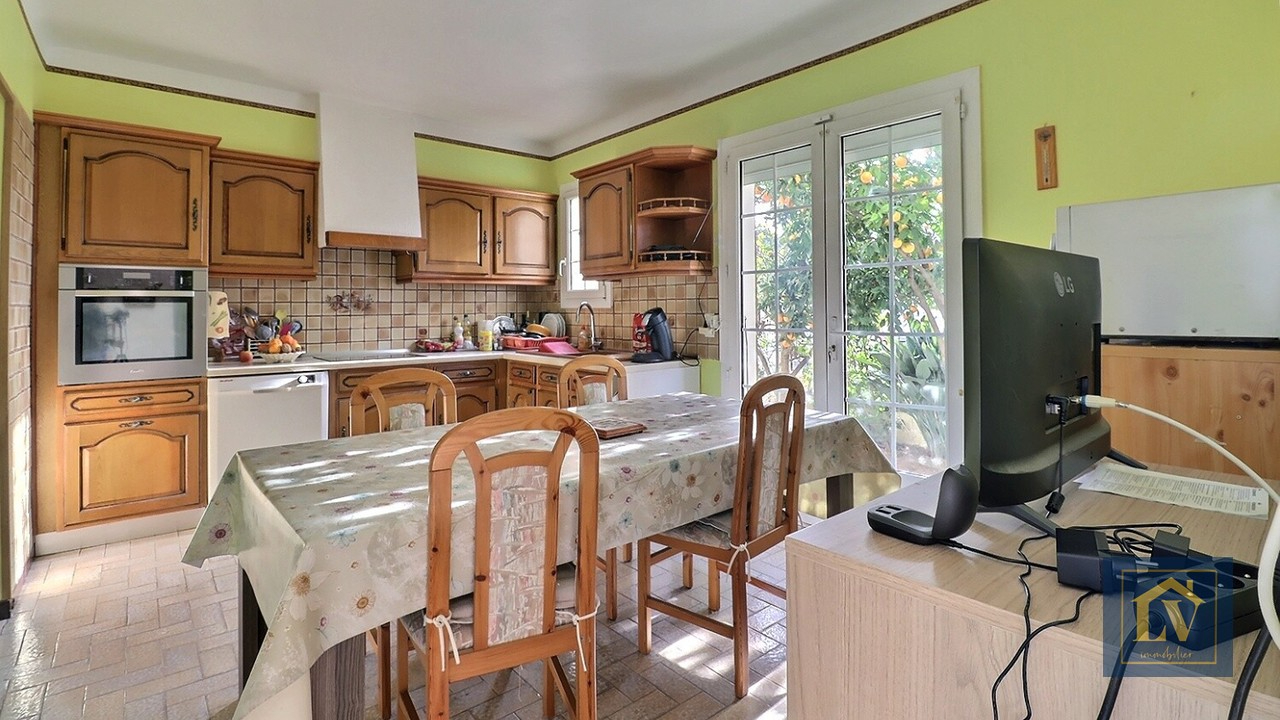 Photo A vendre maison 6 pièces, avec jardin et garage située quartier Las Cobas image 6/6