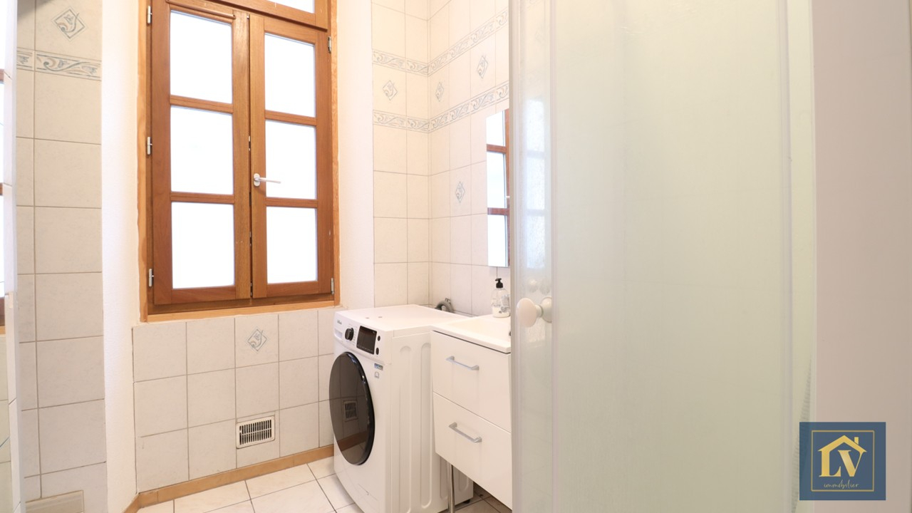 Photo À vendre Grand T5 rénové, meublé et loué en colocation. image 3/6