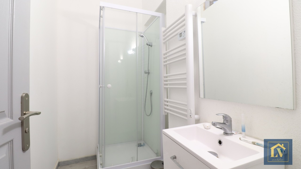 Photo À vendre Grand T5 rénové, meublé et loué en colocation. image 4/6