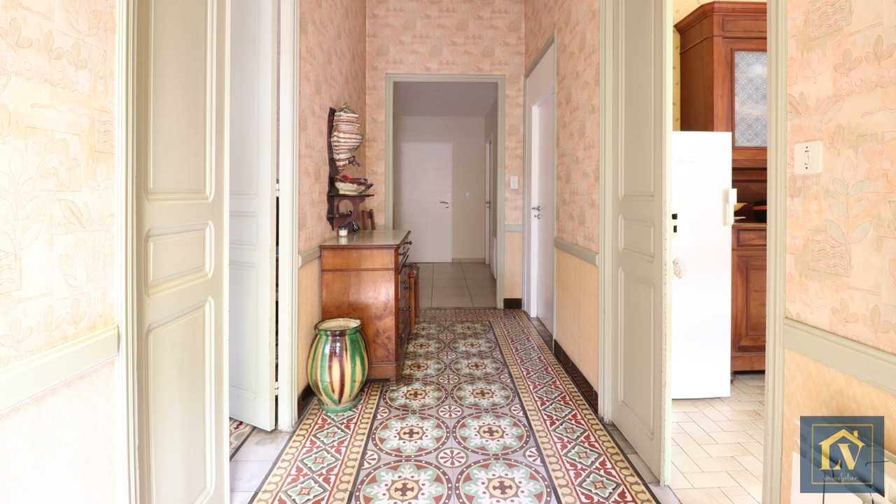 Photo Grande maison familiale avec garage image 1/6