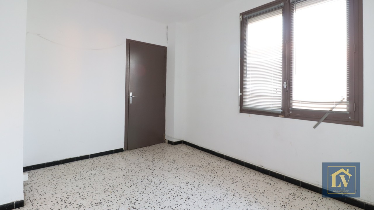 Photo A vendre un local commercial en centre du village image 3/4