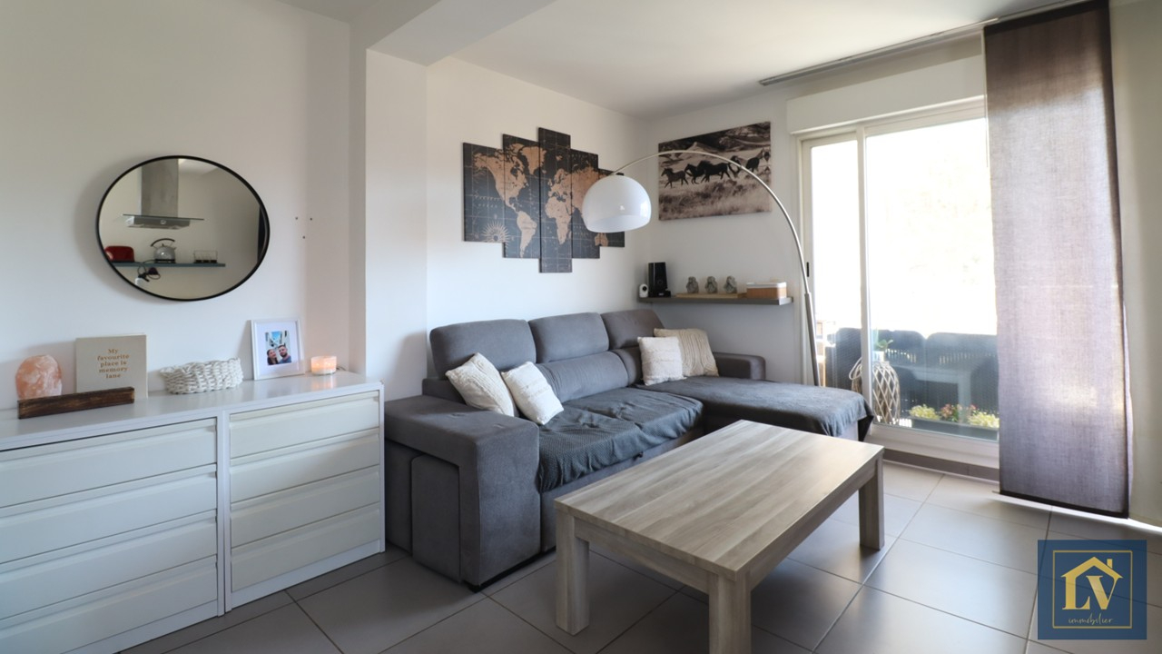 Photo A louer appartement 2 pièces avec terrasse et place de parking image 3/6