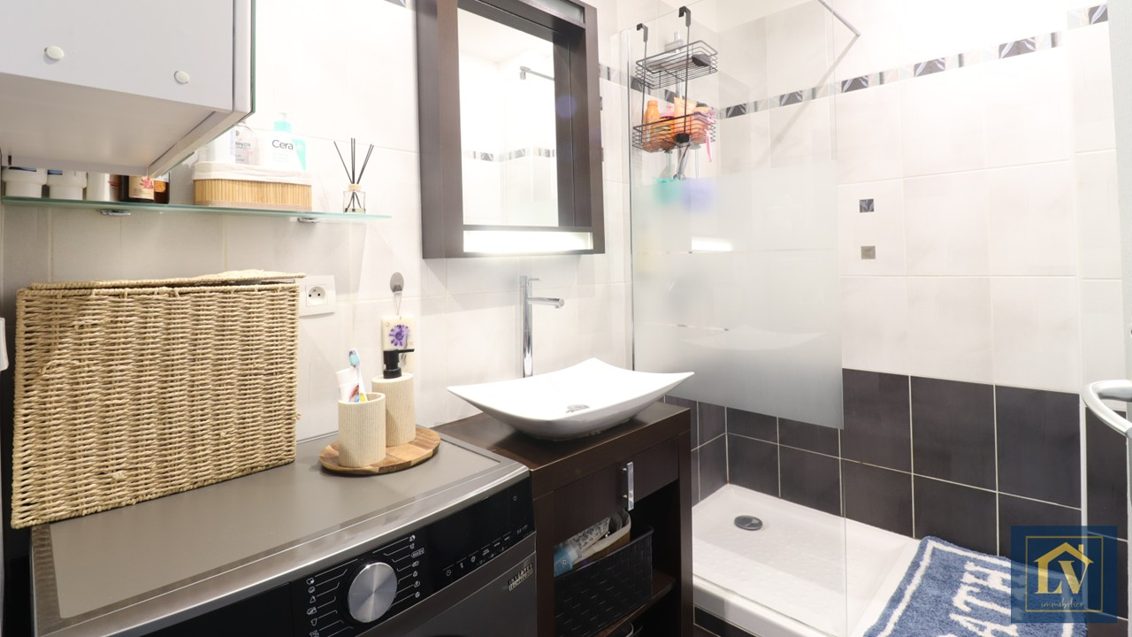 Photo A louer appartement 2 pièces avec terrasse et place de parking image 5/6