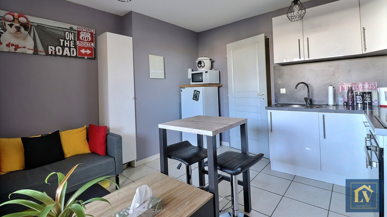 Photo A louer appartement 2 pièces avec terrasse et place de parking privée dans résidence sécurisée. image 2/6