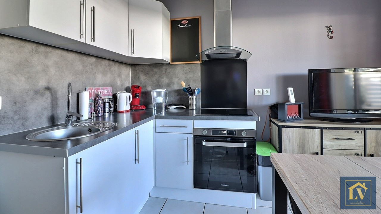 Photo A louer appartement 2 pièces avec terrasse et place de parking privée dans résidence sécurisée. image 4/6