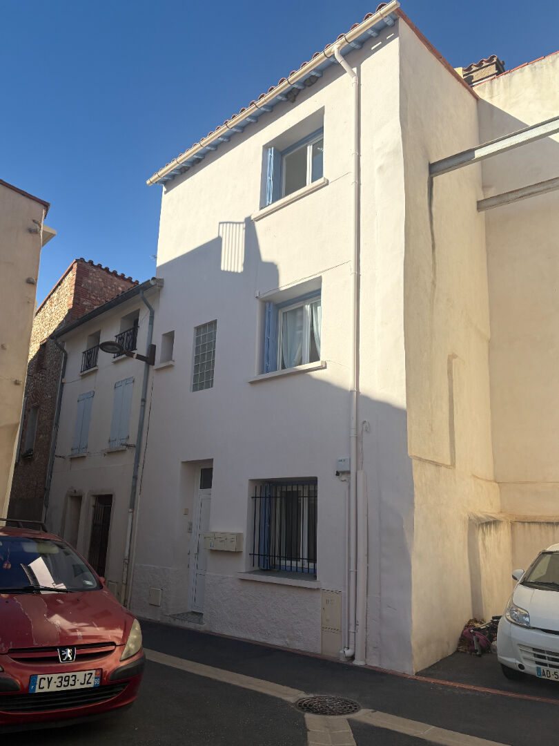 A vendre appartement 3 pièces avec balcon