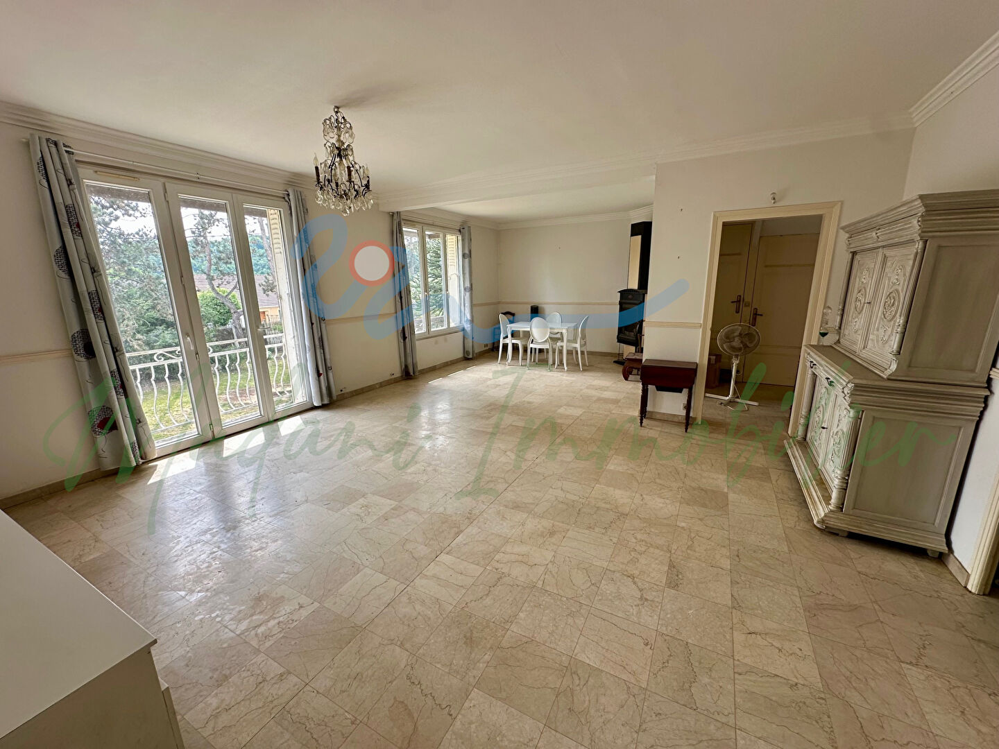 Photo Maison familiale Bennecourt 8 pièces 266 m2 image 3/6