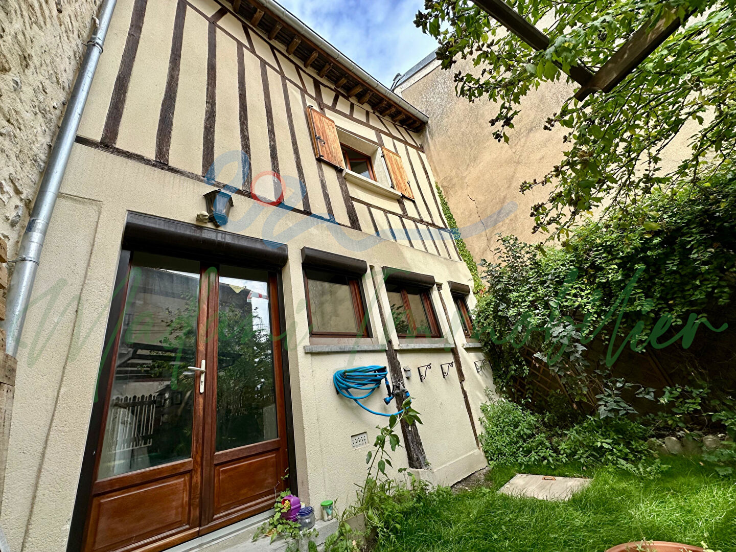JOLIE MAISON PLEINE DE CARACTERE 98M² - LA ROCHE GUYON