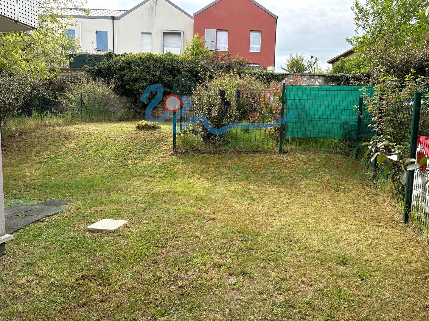 Photo STUDIO BONNIERES SUR SEINE 36M² image 2/6