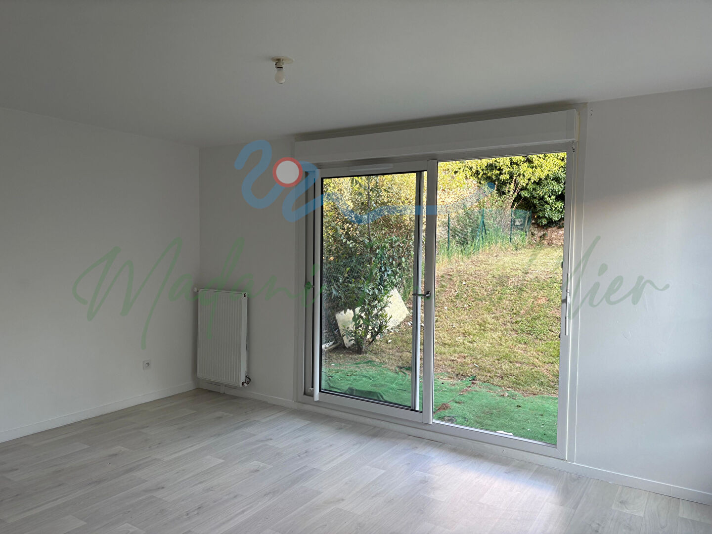 Photo STUDIO BONNIERES SUR SEINE 36M² image 3/6