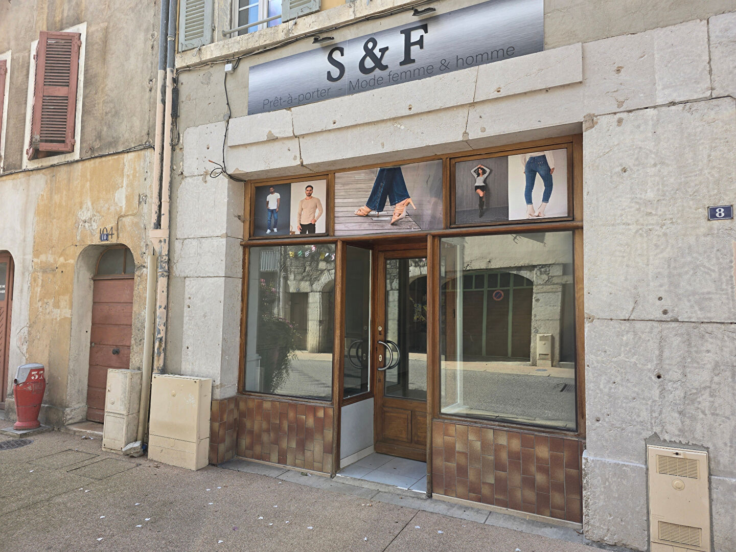 LOCAL COMMERCIAL A LOUER