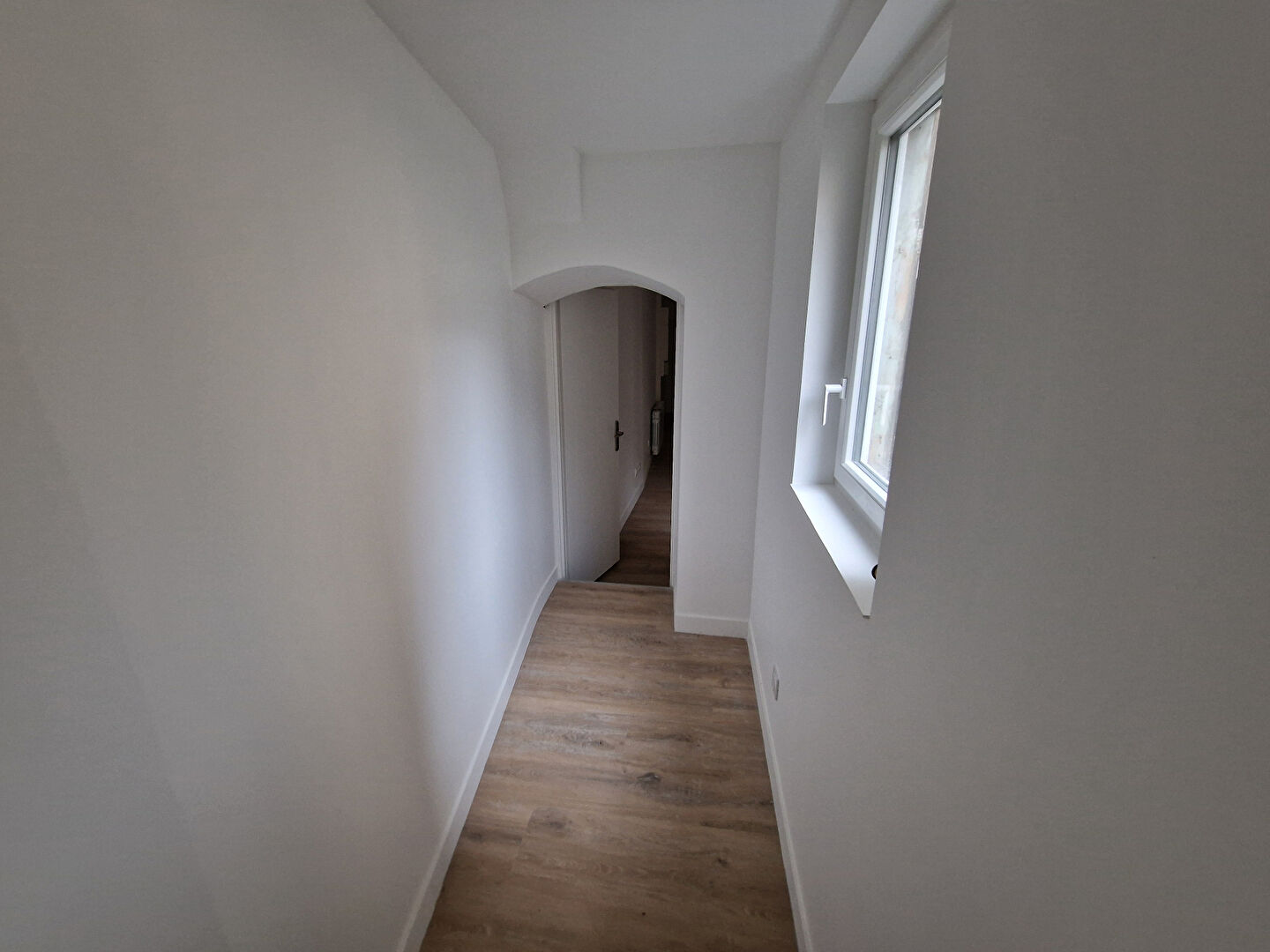 Photo 24JG1030 STUDIO 1A 1er côté cours + annexes image 6/6