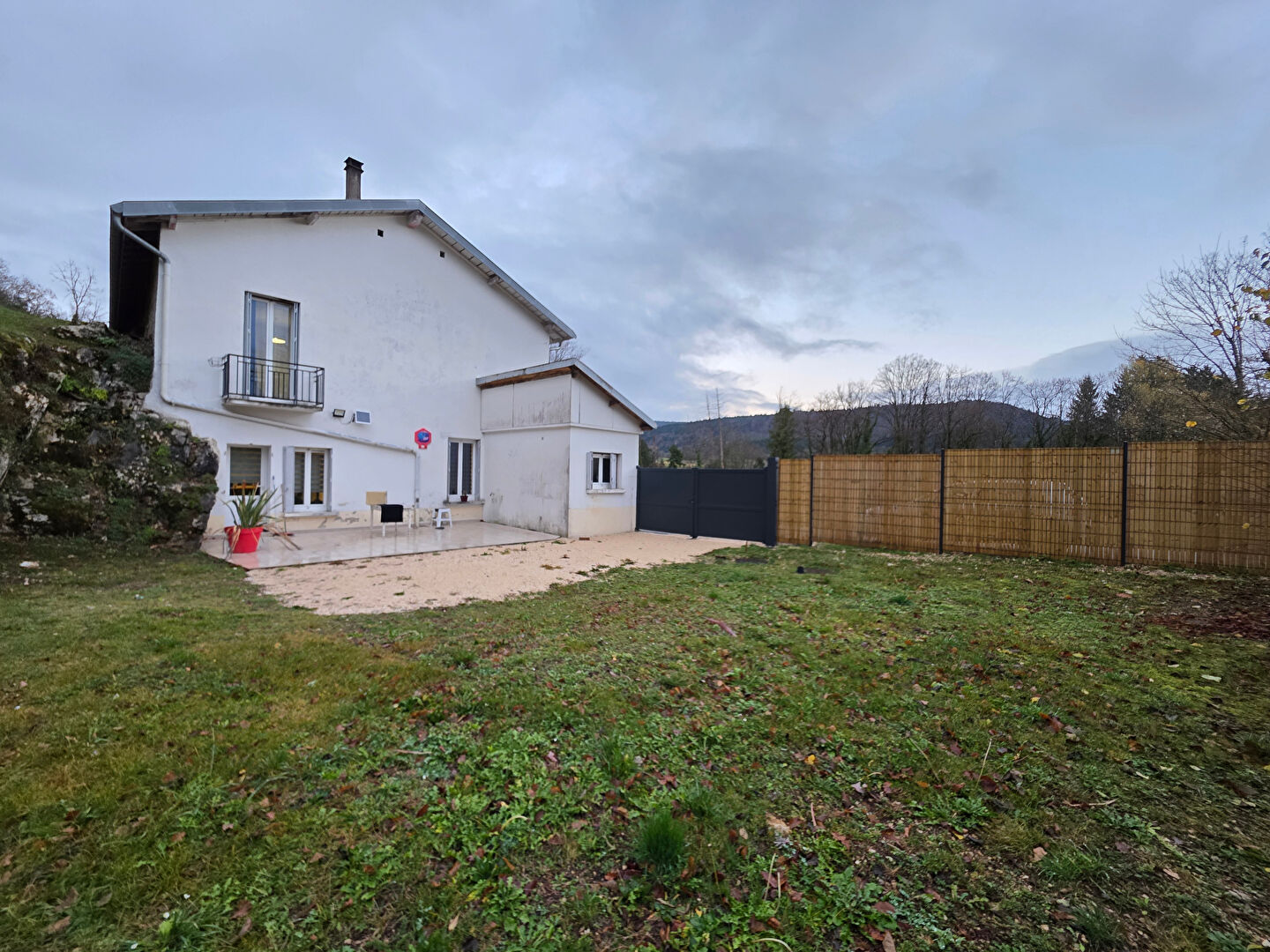 25JG1110 Maison T5 + terrain + garage + cave