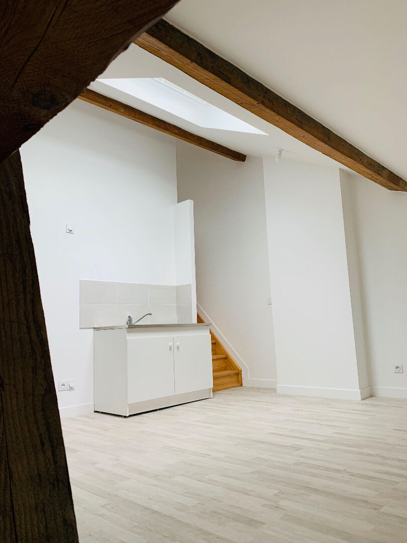 23JG949A T2 N°3A 87rue jura + 1 place de parking + 1 grenier