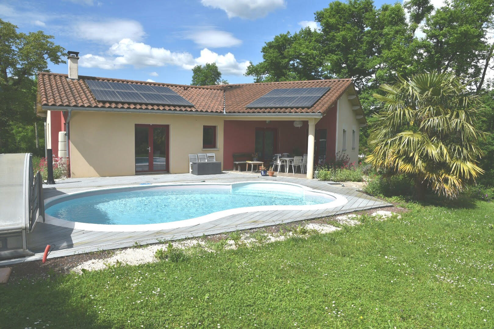 Villa familiale avec piscine - Nivigne-et-Suran 7 pièces 182 m2