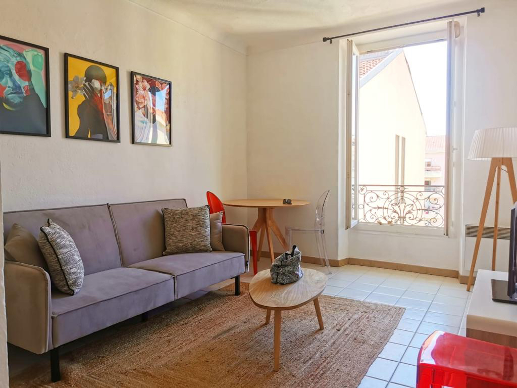 Photo Studio en dernier étage proche port de Nice image 2/6