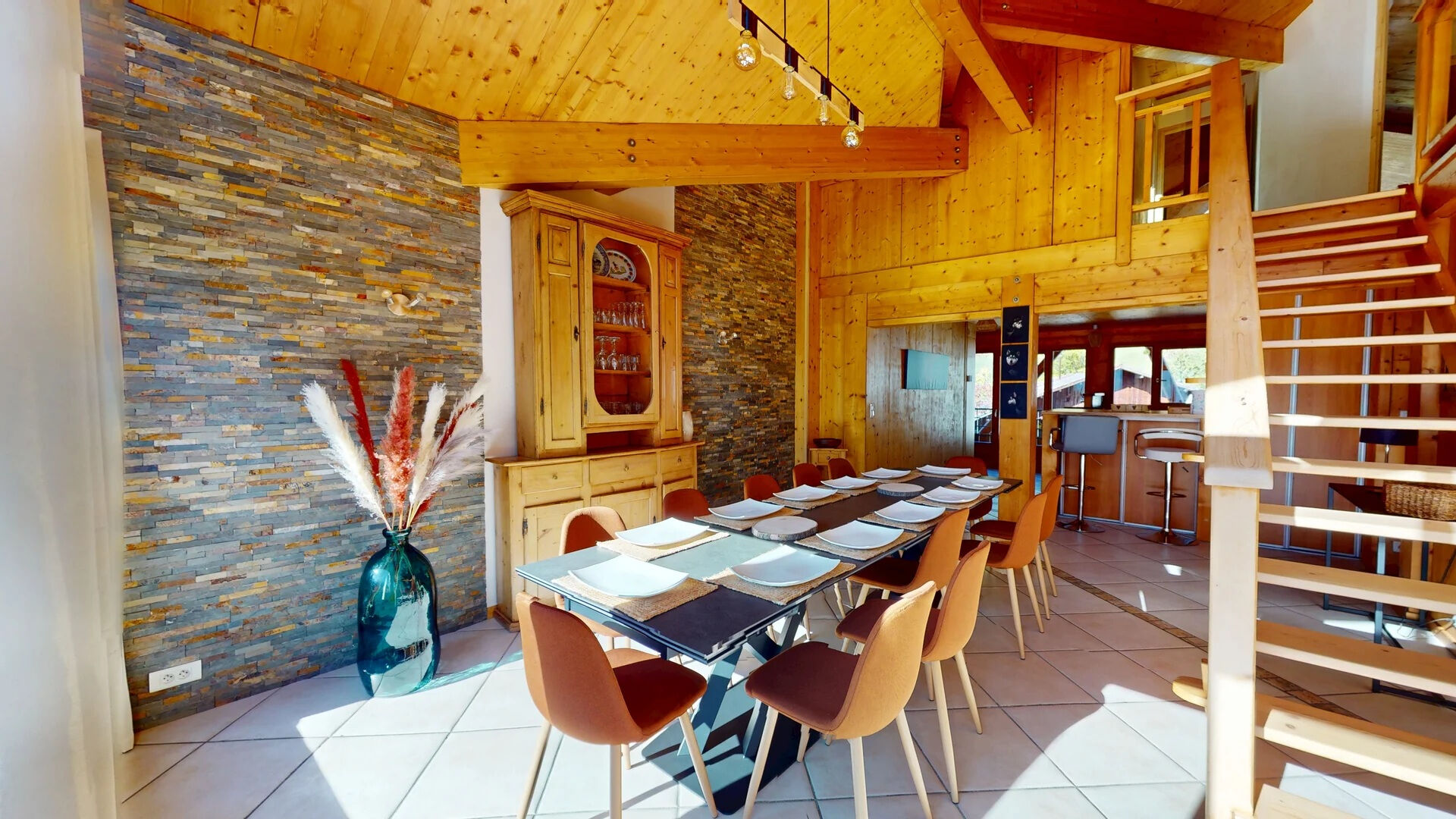 Photo Appartement La Chapelle D Abondance  6 pièces 152 m2 - 116 m² Loi Carrez image 2/6