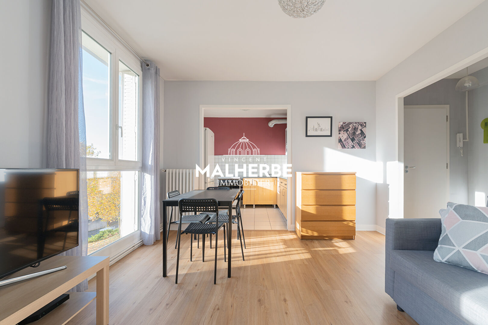 Photo CHARMANT APPARTEMENT 2 PIÈCES image 2/6