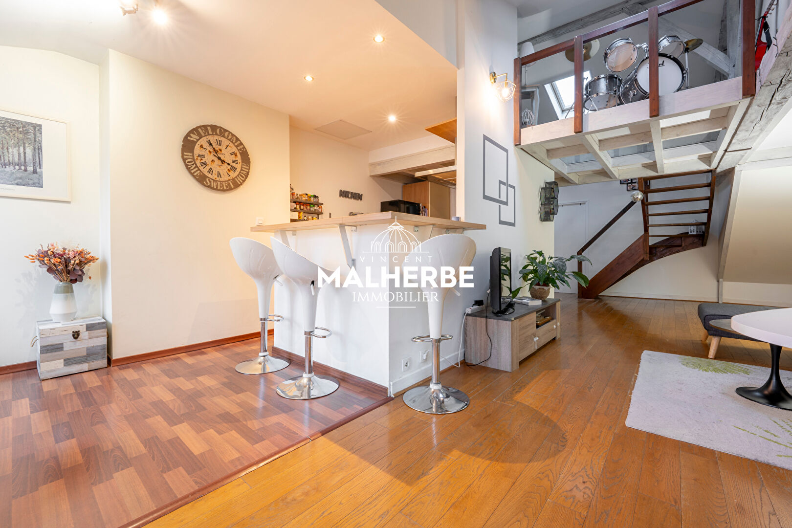 Photo APPARTEMENT DE CHARME AU DERNIER ETAGE image 1/6