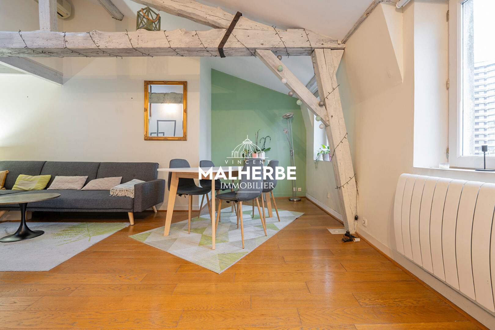 Photo APPARTEMENT DE CHARME AU DERNIER ETAGE image 2/6