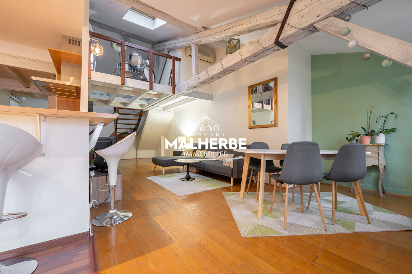 Photo APPARTEMENT DE CHARME AU DERNIER ETAGE image 3/6