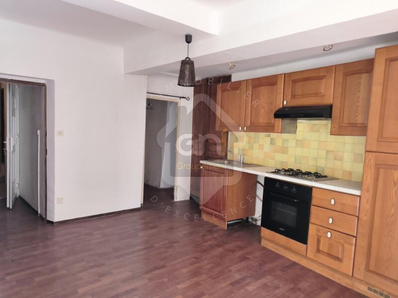 Photo Immeuble de 3 appartements, avec 2 remises au coeur du village image 2/6