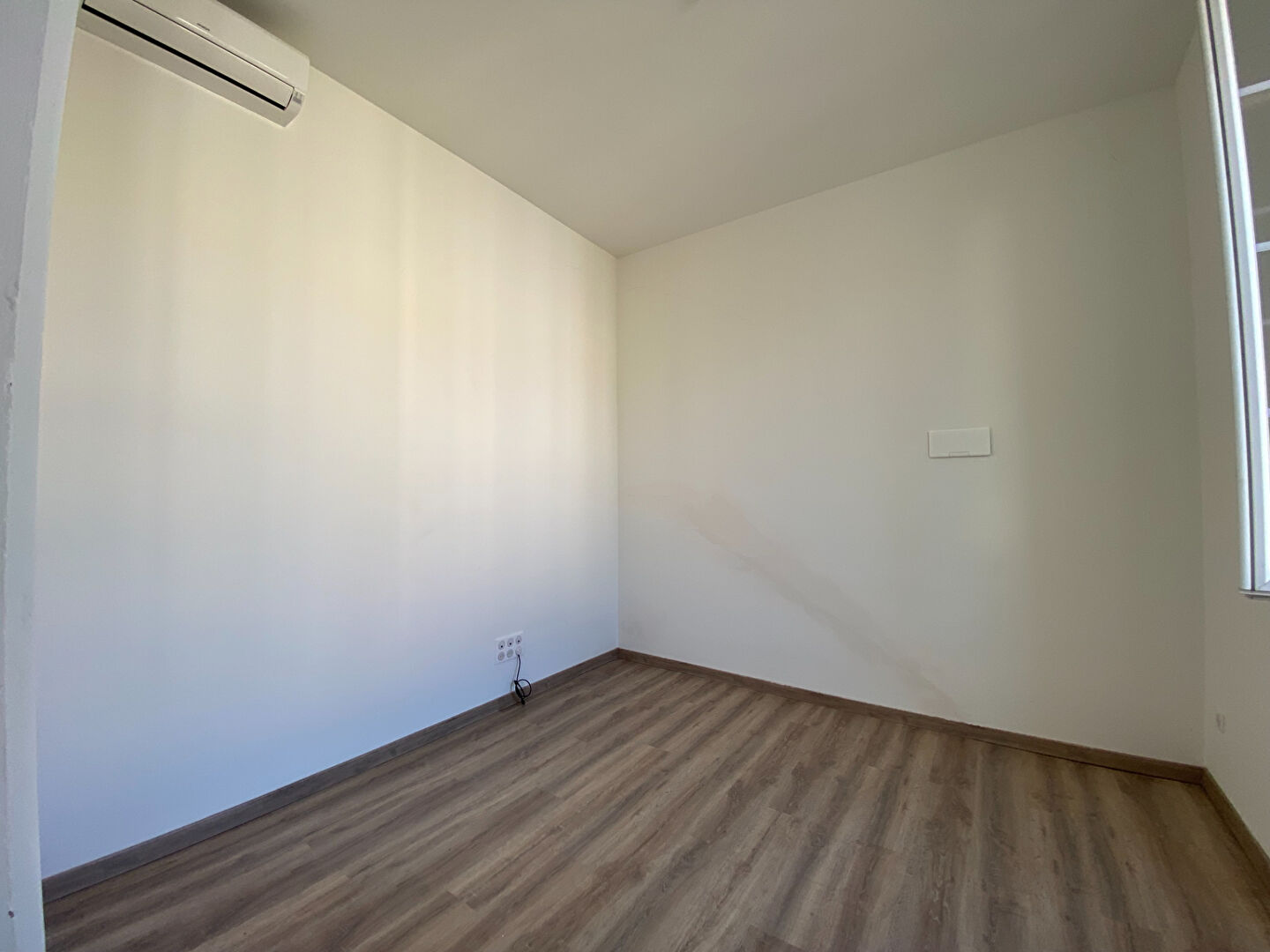 Photo LOCAL PROFESSIONNEL image 4/6