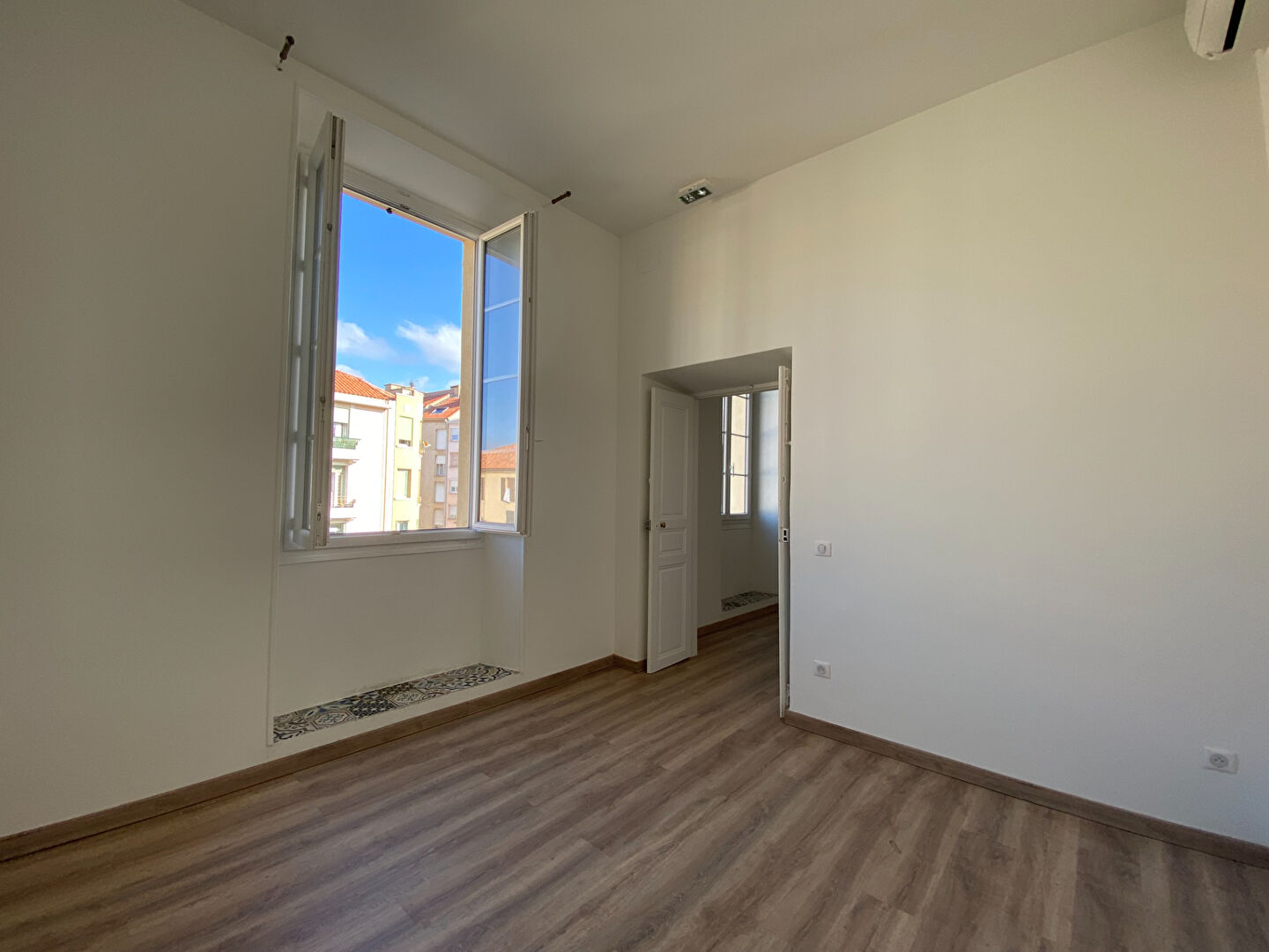 Photo LOCAL PROFESSIONNEL image 5/6