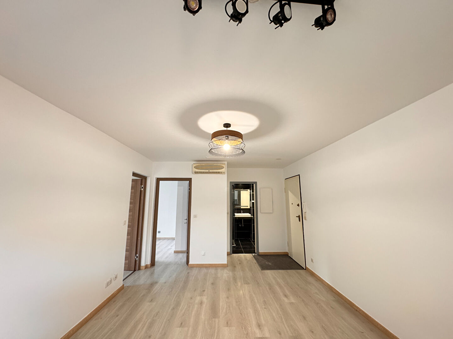 Photo APPARTEMENT 3 Pièces image 2/6