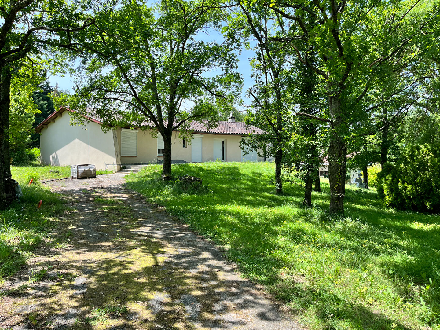 Villa familiale avec piscine et grand sous-sol - Pin-Balma
