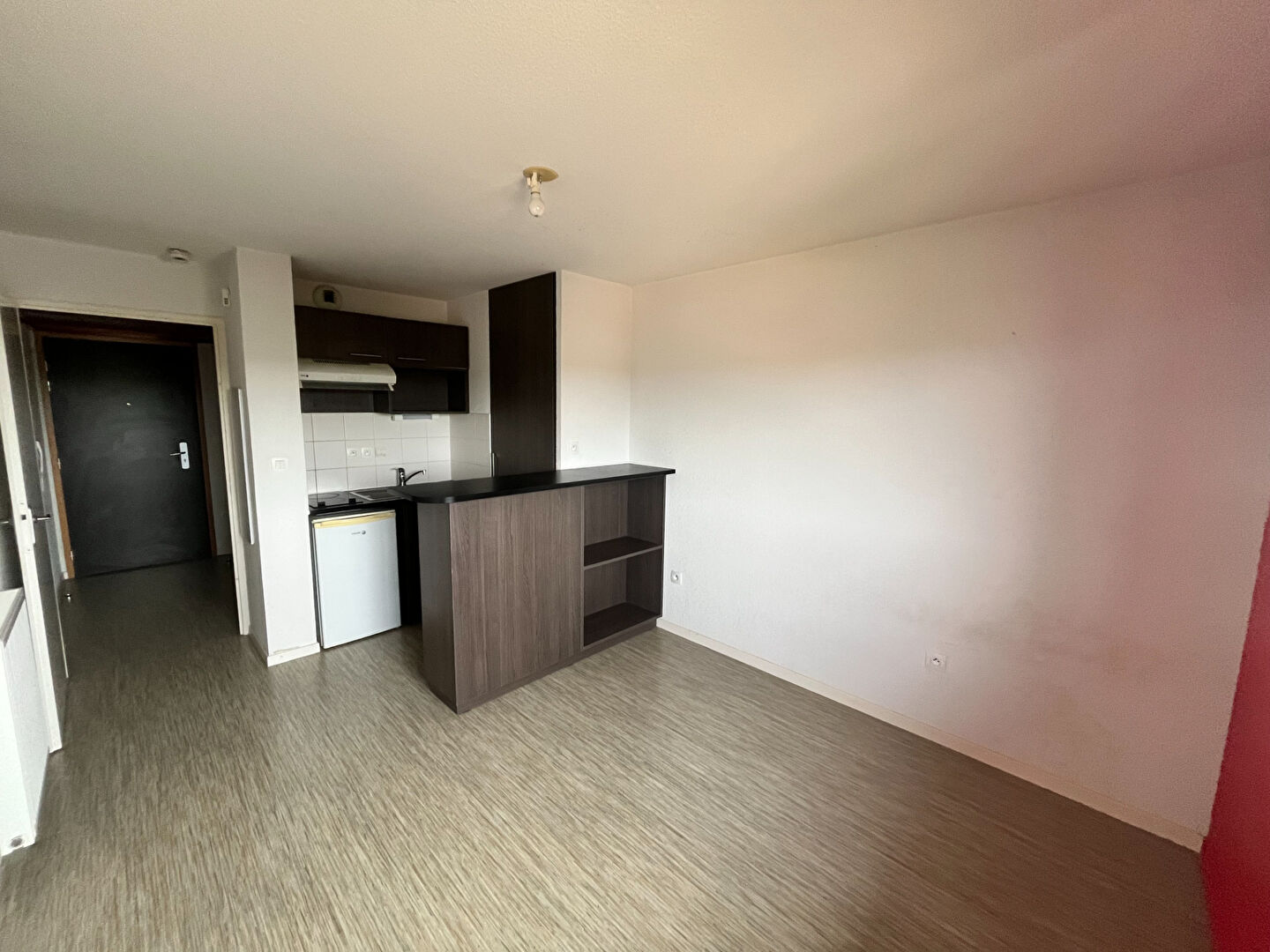 Photo Studio lumineux au dernier étage - idéal investisseur ou étudiant | Toulouse - Montaudran image 1/6