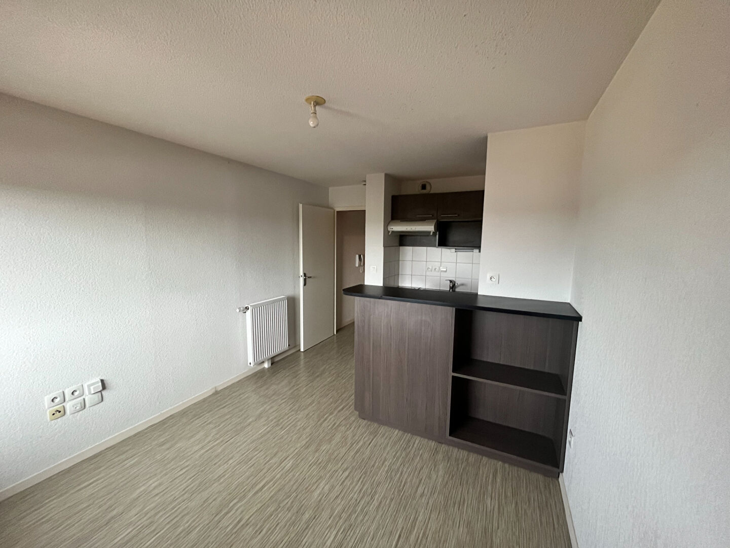 Photo Studio lumineux au dernier étage - idéal investisseur ou étudiant | Toulouse - Montaudran image 2/6