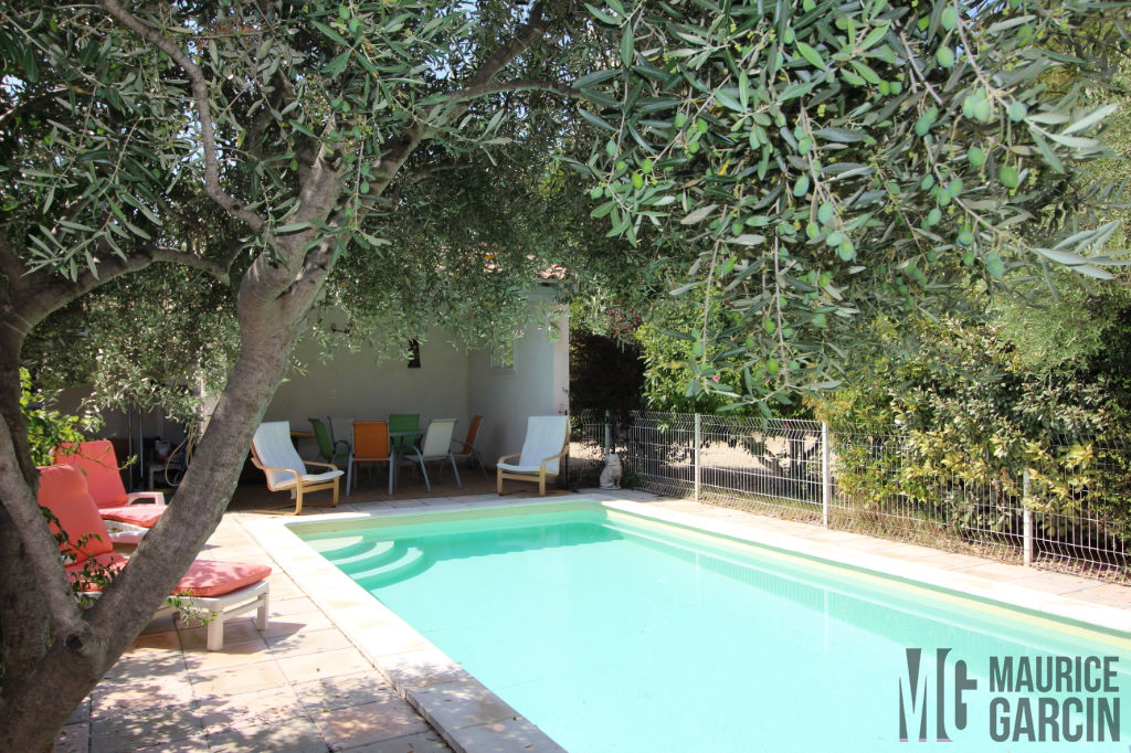 Villa Chateauneuf De Gadagne 6 pièce(s) 144 m2 Châteauneuf ...
