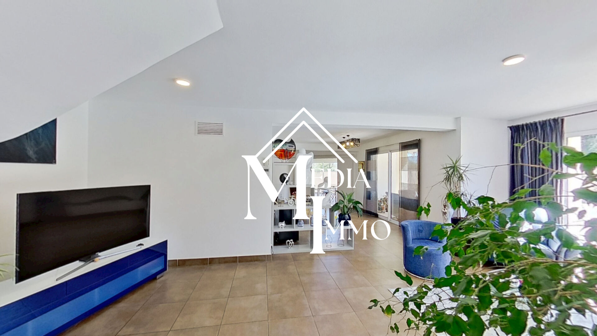 Photo Maison nord de Pau de type T6 avec garage et piscine et parcelle de 2000m². image 4/6