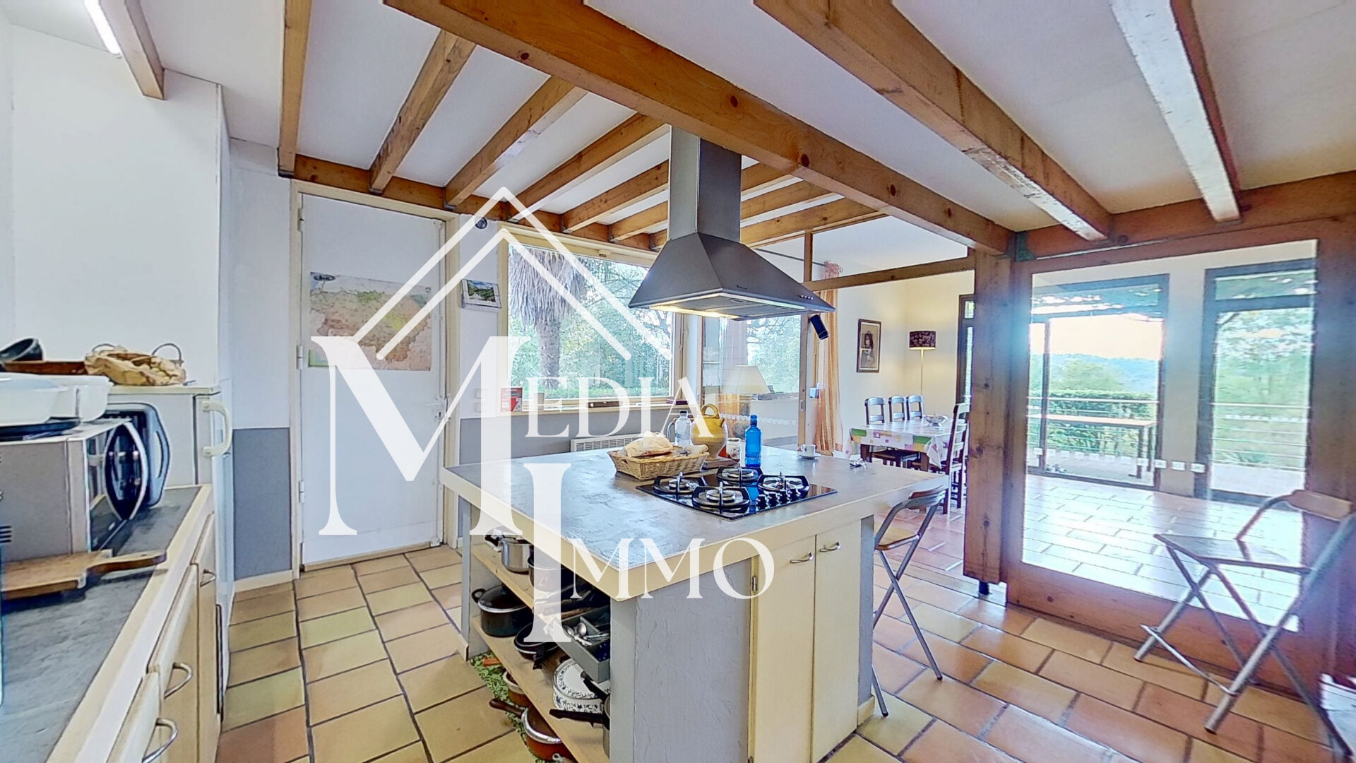 Photo Maison esprit loft type T4 dans un écrin de verdure avec jardin privatif. image 4/6