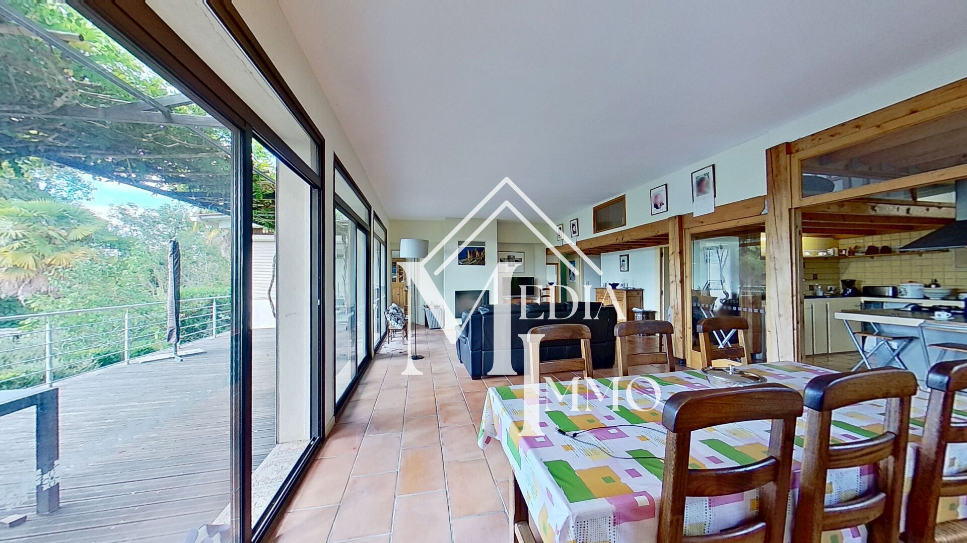 Photo Maison esprit loft type T4 dans un écrin de verdure avec jardin privatif. image 6/6