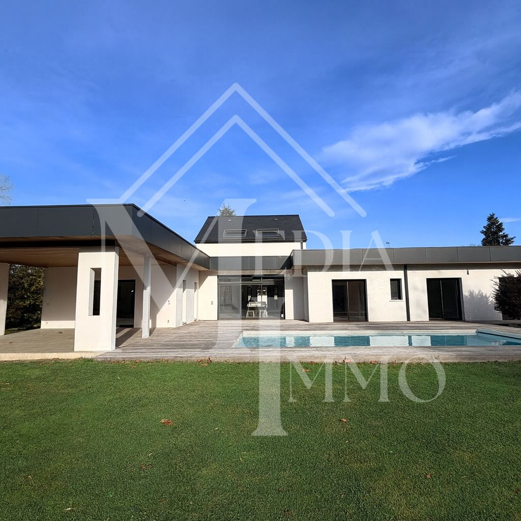 Demeure de prestige à 5 minutes de l'hyper-centre de Pau 266 m2